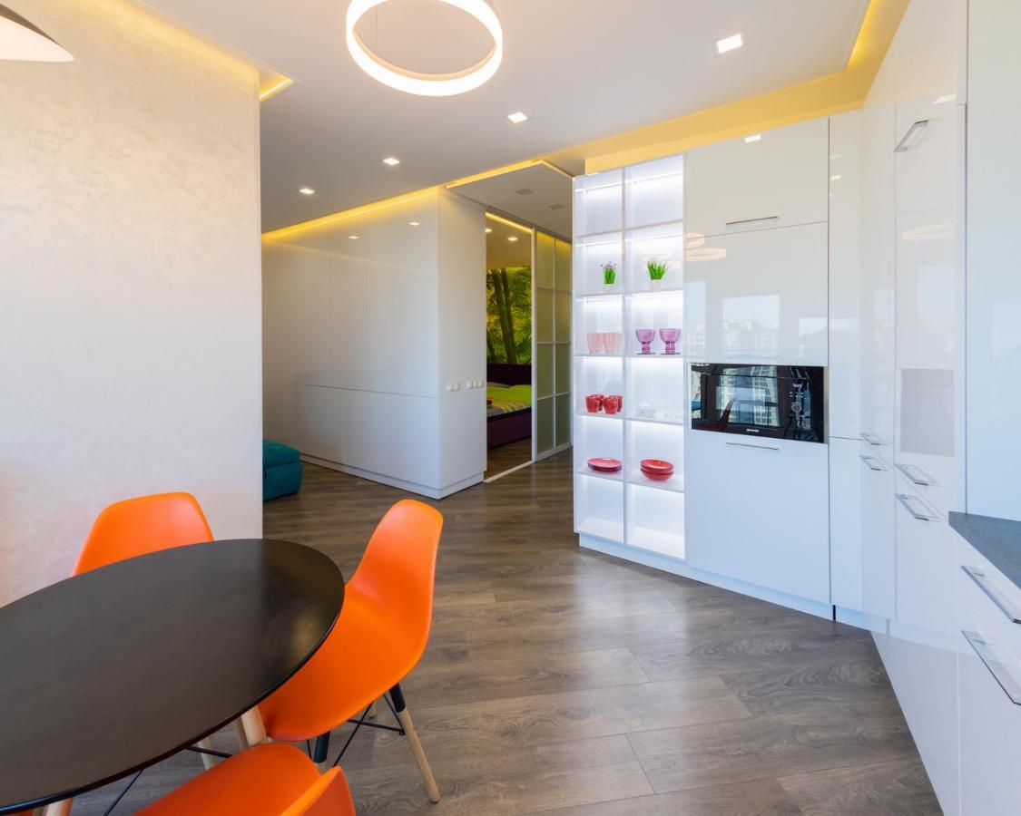 Arcadia Vip Apartments Sea View! Odessa Exterior foto